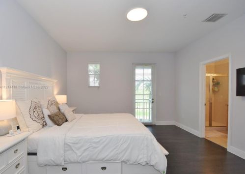 1418 147th Ter, Hollywood FL  33027-6187 exterior