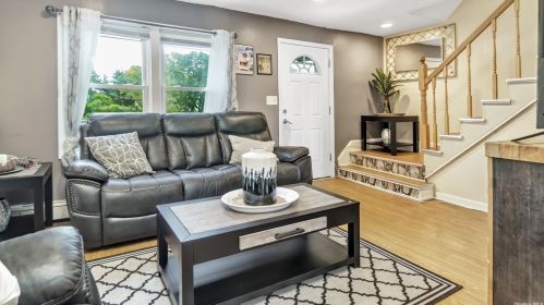 102 Raymond Ave, Roosevelt, NY 11575-1115