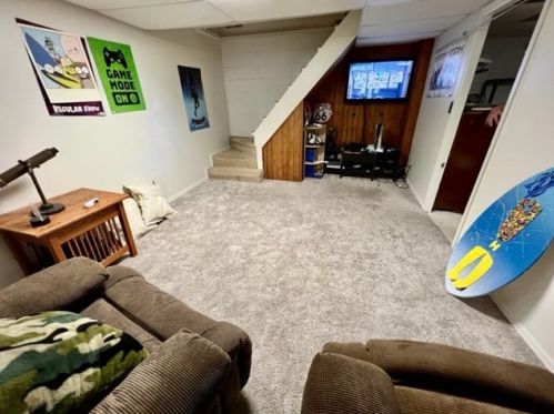 1820 Vollmer Dr, Glenshaw PA  15116-2159 exterior