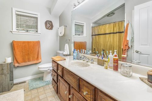 2114 Hidden Vly Dr, Crown Point IN 46307-9386 exterior