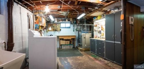 109 Hiawatha Blvd, Oakland NJ  07436-2905 exterior