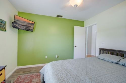 230 43rd Ter, Cape Coral FL  33904-8425 exterior