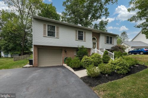 155 Larkin Ln, Collegeville, PA 19426-2511