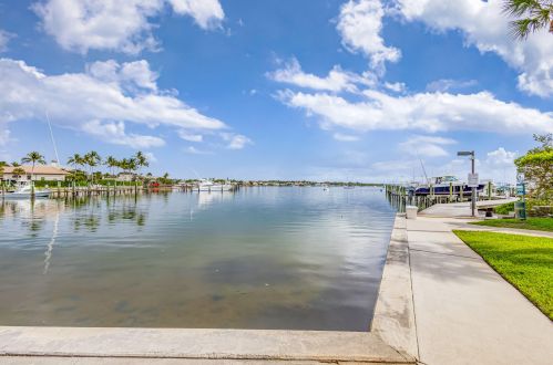 11390 Twelve Oaks Way, West Palm Beach, FL 33408-3286