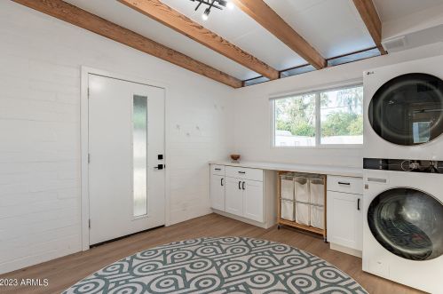 5821 10 St, Phoenix AZ 85087-7350 exterior