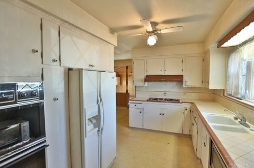 801 Bluff Rd, Montebello CA  90640-5921 exterior