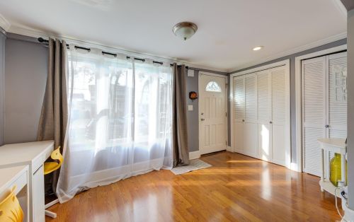 221-29 Edmore Ave, Jamaica, NY 11428-1915