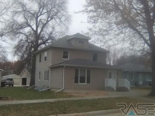 108 6th St, Jasper, MN 56144-1008