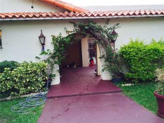 16450 173rd Ave, Miami, FL 33187-1251