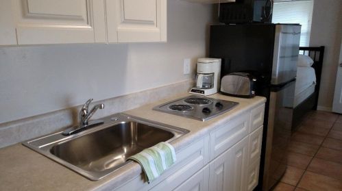 1320 22nd Ave, Hollywood FL  33020-3024 exterior