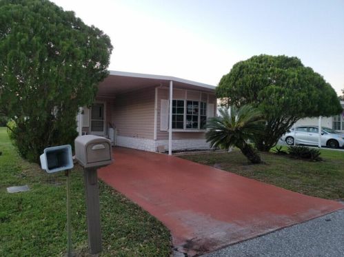 6 La Costa Ln, Fort Pierce, FL 34952-3439