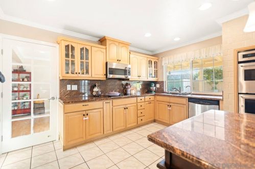 11122 Avenida Del Gato, San Diego CA 92126-1740 exterior