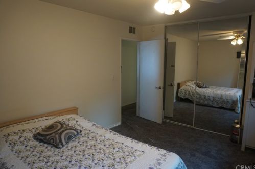 27067 Alabastro Dr, Santa Clarita CA  91354-2215 exterior