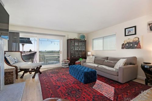 2451 Beryl St, San Diego CA 92109-3401 exterior