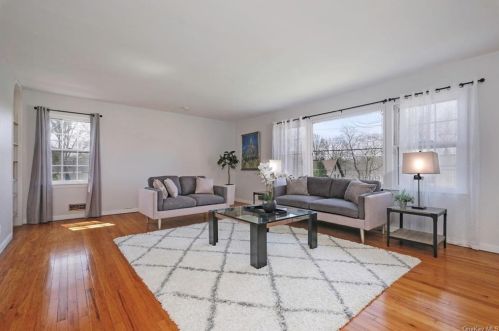 1258 Post Rd, Scarsdale, NY 10583-2127