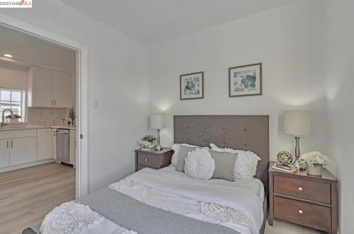 820 22nd St, Oakland, CA 94607-3318