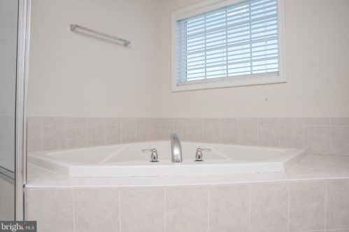 10411 Silver Creek Ct, Spotsylvania VA  22553-4482 exterior