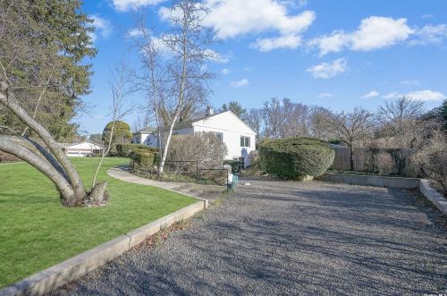 9 White Pine Ln, Northport NY  11768-3453 exterior