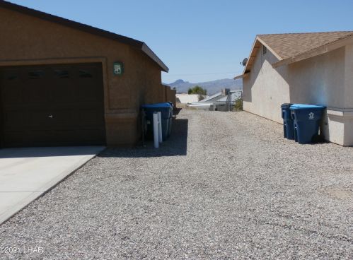 3830 Saratoga Ave, Lake Havasu City, AZ 86406-6281
