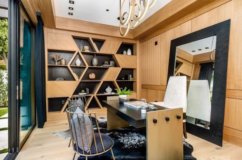 4508 Haskell Ave, Van Nuys CA  91436-3148 exterior