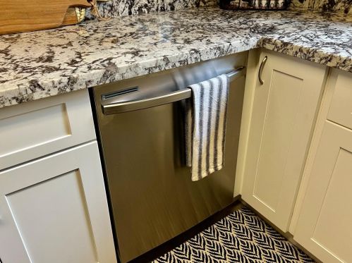 10683 Alta Sierra Dr, Grass Valley CA  95949-6847 exterior