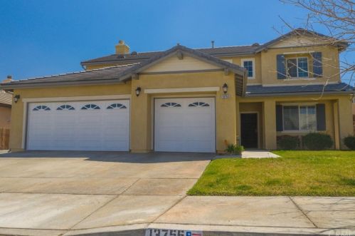 13755 Woodpecker Rd, Victorville, CA 92394-7615