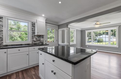 1 James St, Derry NH  03038-4525 exterior