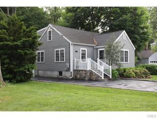 106 Oaklawn Ave, Stamford, CT 06905-3621