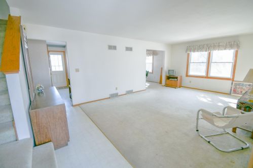 119 Grandview Blvd, Waukesha, WI 53188-4234