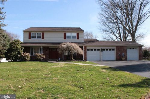 160 Kitty Knight Dr, Southampton, PA 18966-1149