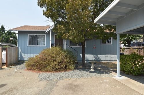 1175 High St, Lakeport, CA 95453-3834