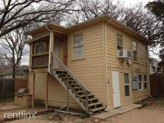 2019 Elm St, Denton TX  76201-1810 exterior
