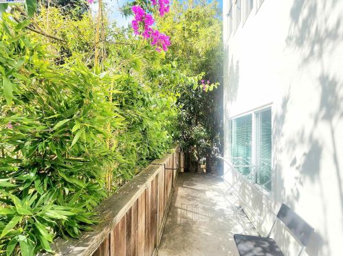 2352 Hilgard Ave, Berkeley CA  94709-1312 exterior