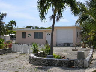 205 Ojibway Ave, Plantation Key, FL 33070-2143