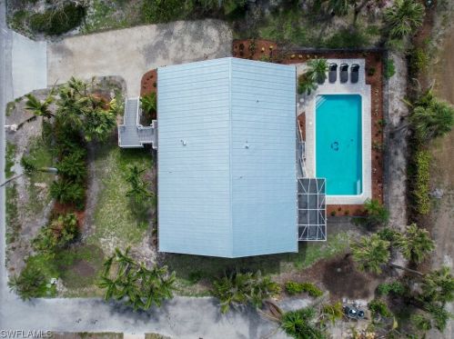 1015 Sand Castle Rd, Sanibel FL  33957-3614 exterior