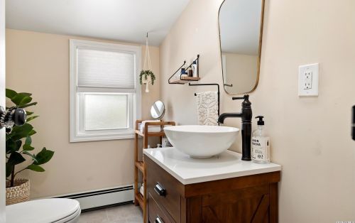 3874 Peter St, Seaford NY  11783-1216 exterior