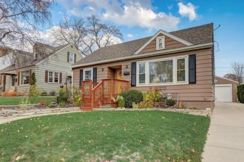4540 Lenox St, Milwaukee, WI 53207-5244