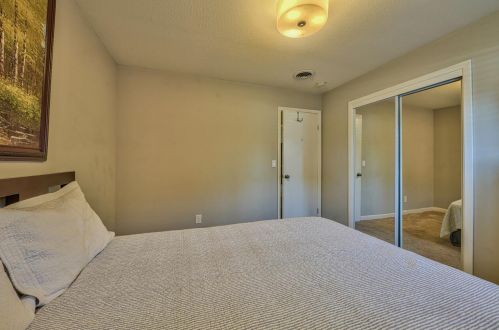 491 Jean Cir, Marina CA  93933-4012 exterior