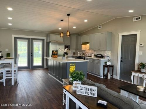 5265 Bridge Rd, Cocoa, FL 32927-9018