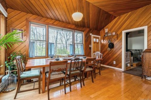 16 Deer Trl, Greenwood Lake NY  10925-4220 exterior