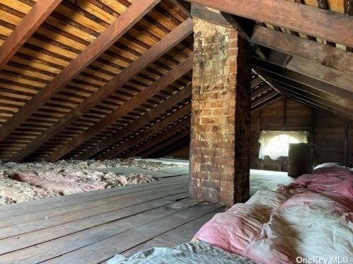 170 Great Neck Rd, Copiague NY  11726-3802 exterior