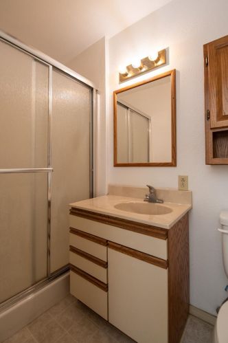 652 North St, Manteca CA 95336-4831 exterior