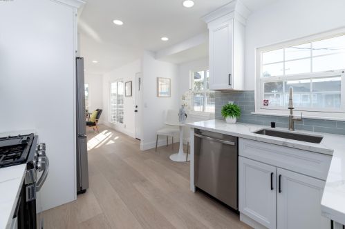 26184 Stanwood Ave, Hayward CA  94544-2736 exterior