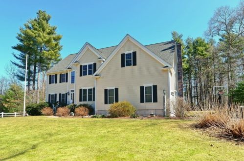 33 Granite St, Medway, MA 02053-6200