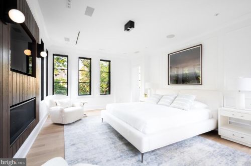 3302 Cleveland Ave, Washington DC 20008-3456 exterior