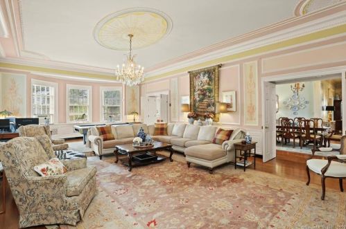 124 Old Battery Rd, Bridgeport CT  06605-3616 exterior