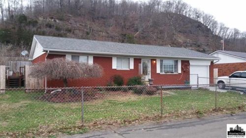 1723 Waldo Dr, Hanging Rock, OH 45638-1135