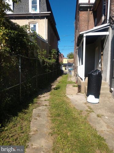 804 Chelten Ave, Philadelphia PA 19138-1712 exterior