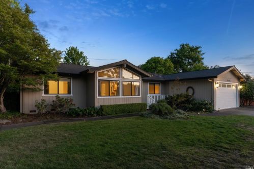 3440 Moriconi Dr, Santa Rosa, CA 95401-3910