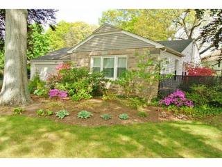 1414 New London Ave, Cranston, RI 02920-1412